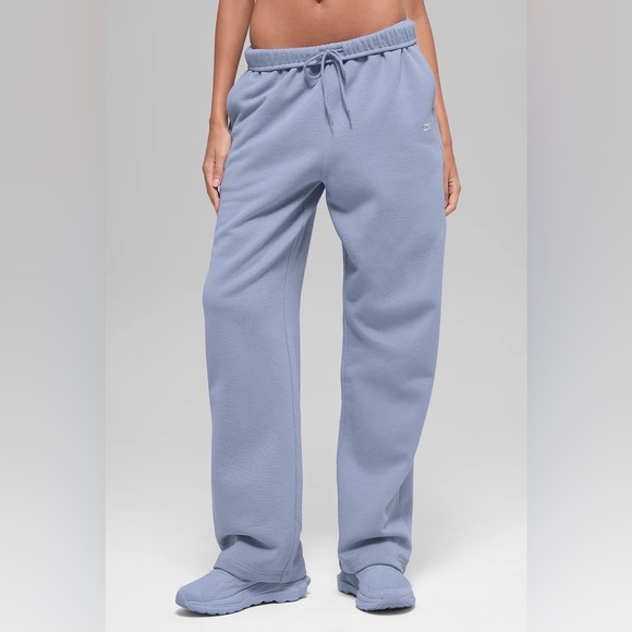 ALO Yoga Pants - Alo Yoga Accolade Straight Leg Sweatpant Winter Frost NWT